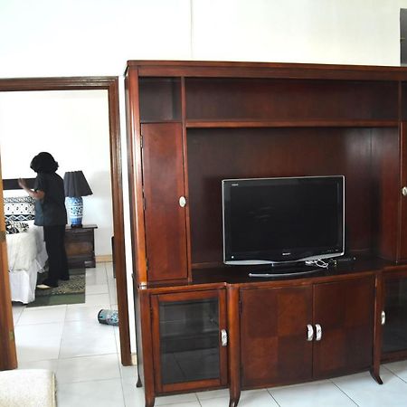Embassy Deluxe Apartment Kingston Ngoại thất bức ảnh