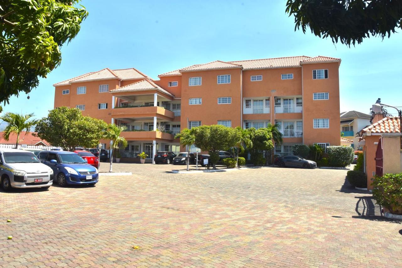 Embassy Deluxe Apartment Kingston Ngoại thất bức ảnh